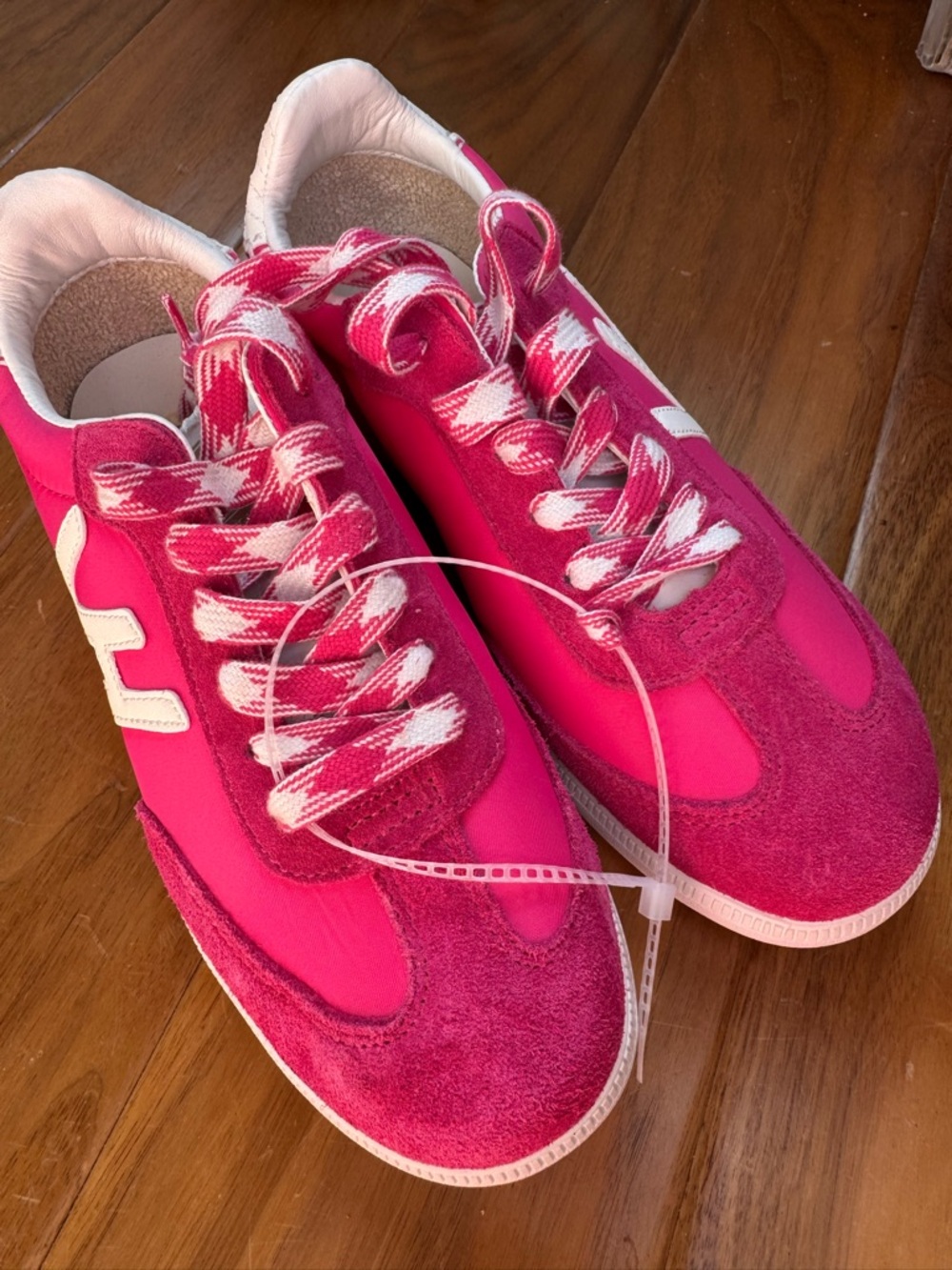 NWT Vintage Havana Hot Pink Low Top Sneakers Sz 9 (no original box) - Picture 5 of 11